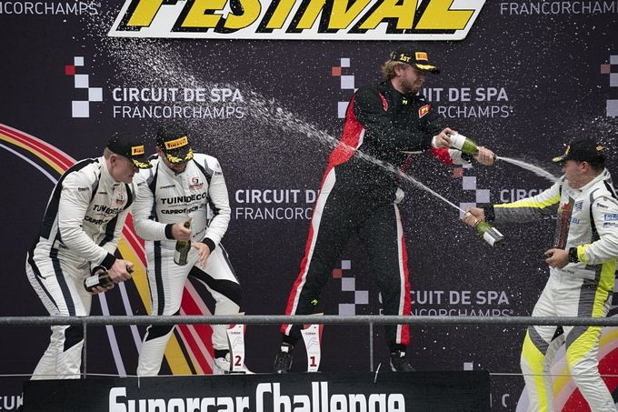 Max Tubben (22) en teamgenoot Max Weering (23) uit Nieuw-Weerdinge en Coevorden