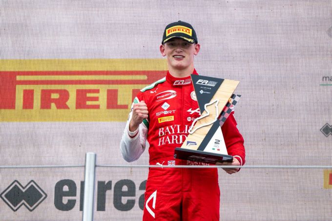 Slater pakt podiumplaats op Imola