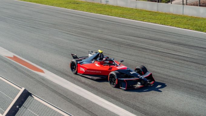 Porsche ABB FIA Formula E World Championship 2025-26 Racing for Charity 12