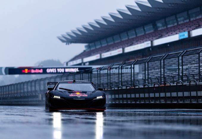Verstappen rijdt in SuperGT op Fuji